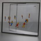 Áttetsző retro diavetítő kép fém keretben. Játszó gyerekek