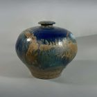 Nagyméretű, duci kék samott váza