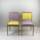 Mid-century tömörfa szék páros urbánosítva. Pasztell lila-sárga vegán bőr