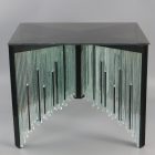 Egyedi üveglapos "Matrix" dohányzóasztal 