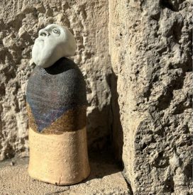   Andrea Vertel – "Look Up at Me" – Chamotte Sculpture